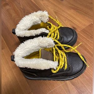 Carter’s winter boots